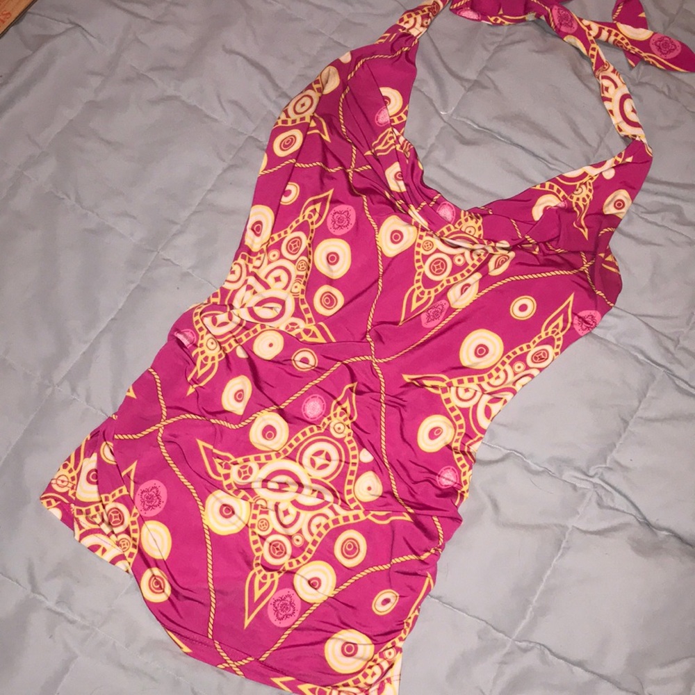 Yippee halter style top size medium